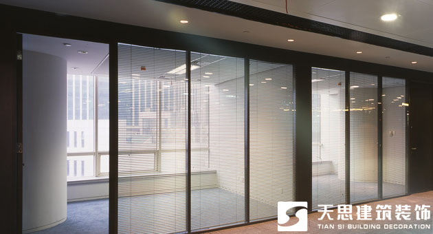 <a href=http://m.qclox.cn/ target=_blank class=infotextkey>合肥辦公室裝修</a>玻璃