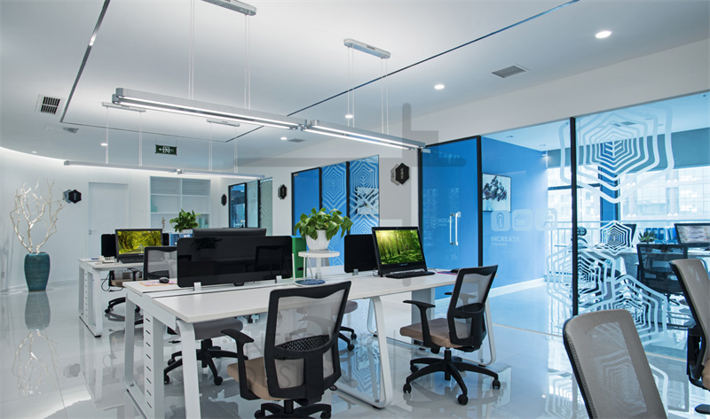 <a href=http://m.qclox.cn/ target=_blank class=infotextkey>合肥辦公室裝修</a>怎樣實(shí)現(xiàn)和諧的布局設(shè)計(jì)清爽自然